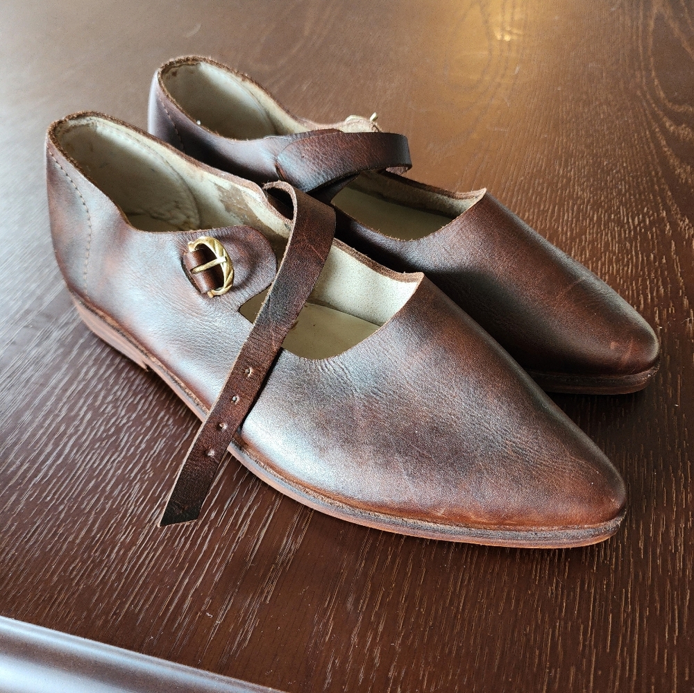 Late medieval strappy shoes